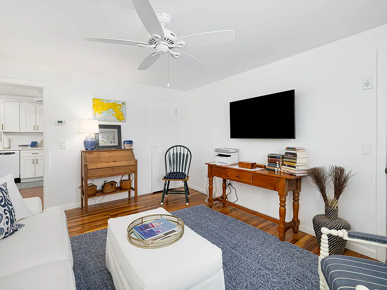 70 Carroll Ave #1009 — Photo 4