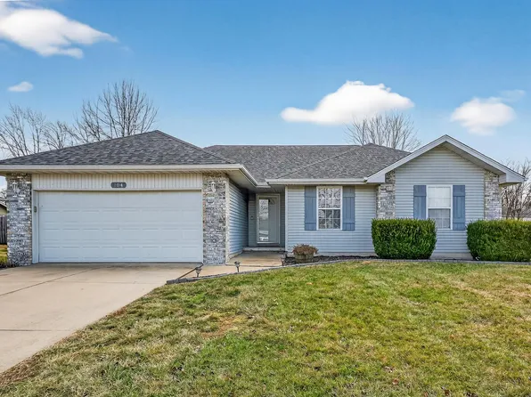 104 Canon Avenue, Clever, MO 65631