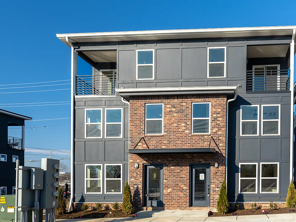 102 Duke St #1-8