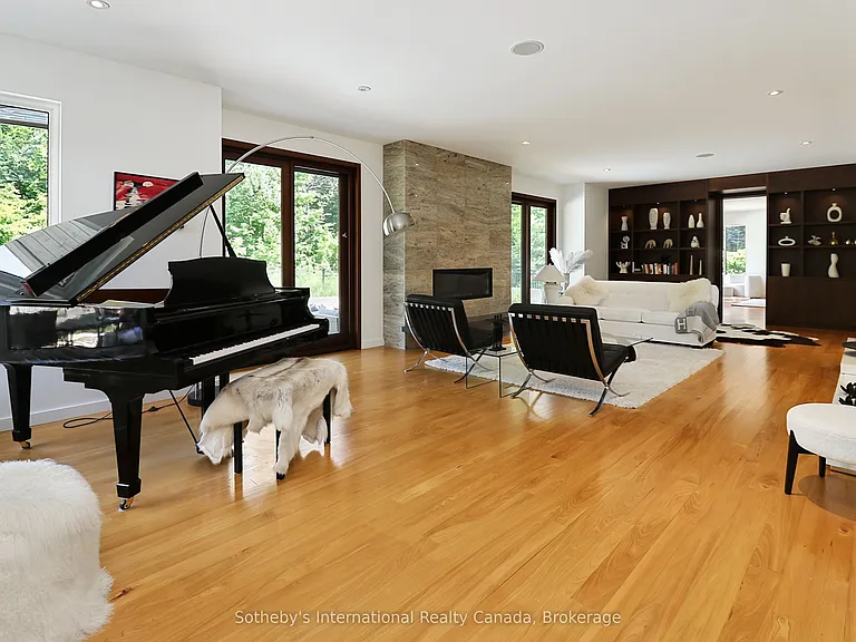4 Holly Ct — Photo 7