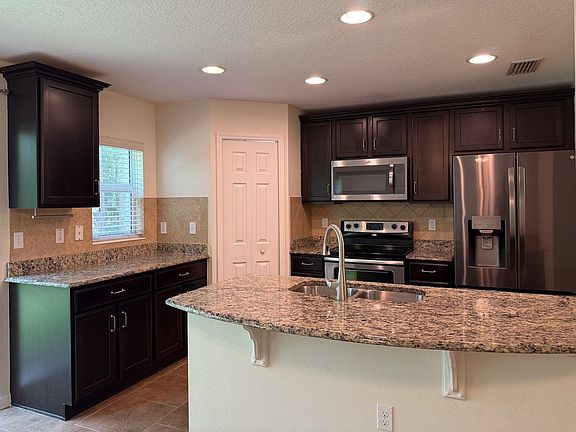 5th image of 2742 Birchcreek Dr