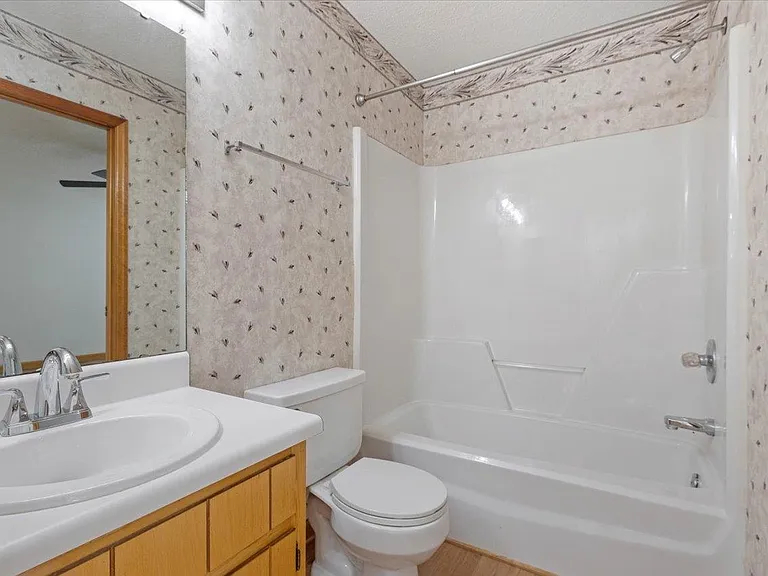 2510 Golden Park Ln — Photo 29