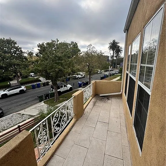 1046 S Citrus Ave — Photo 15