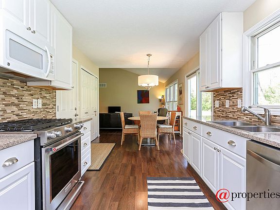 Kitchen/Dining