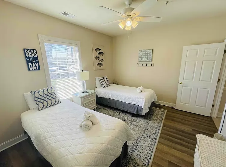 4895 Luster Leaf Cir #105 — Photo 20