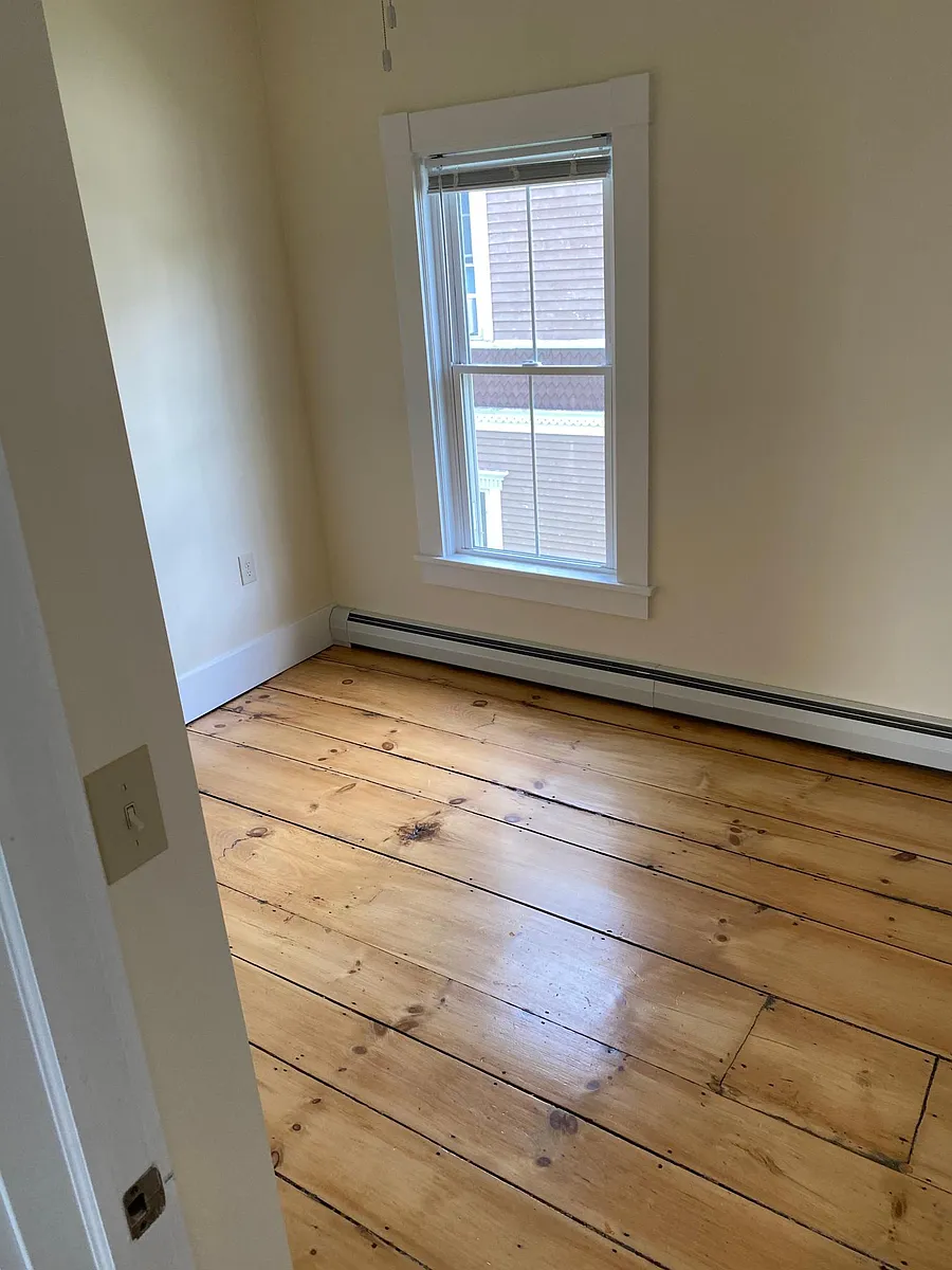 Bonus room with hardwood floors - 31 Center St #2