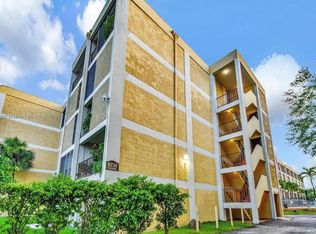 209-92XX Fontainebleau Blvd, Miami, FL 33172