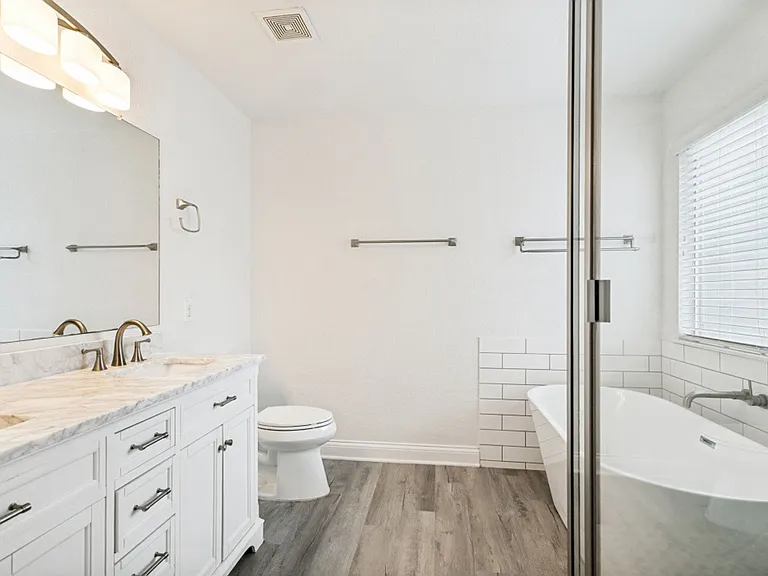 16302 Amberly Ct — Photo 17
