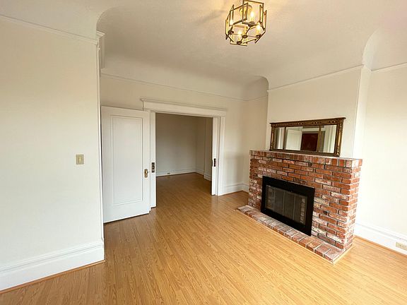 5th image of 718 Clement St Unit 1