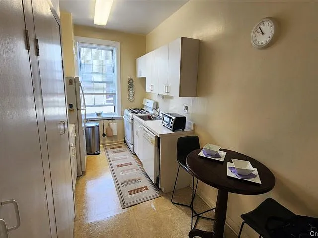 4 Maple Dr #6H — Photo 6