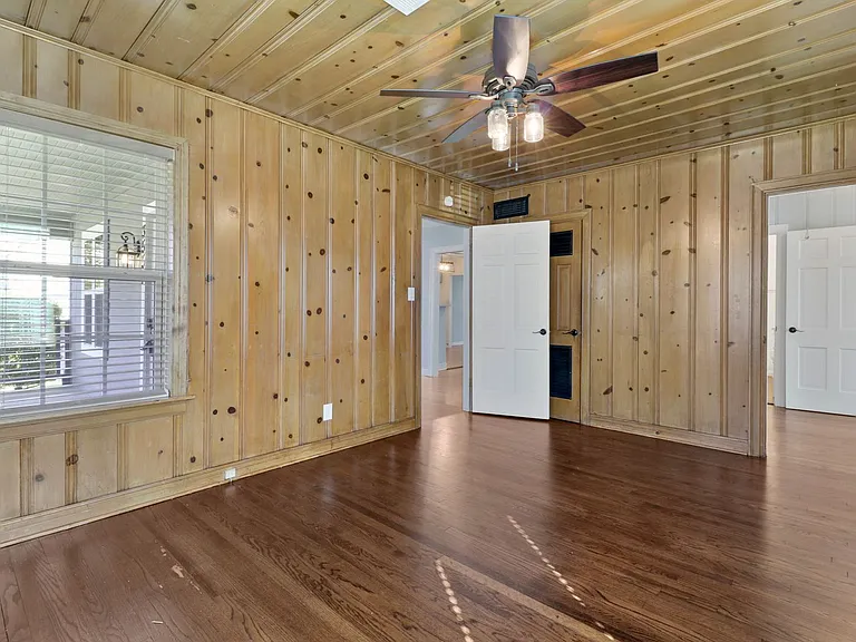 3557 Winston Rd — Photo 10