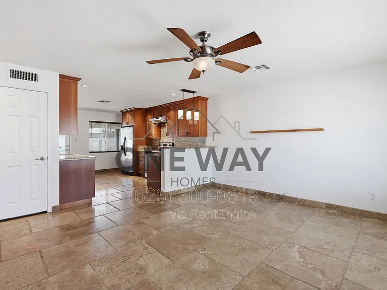 8702 E Sheridan St — Photo 7
