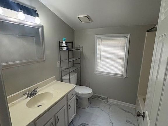 5th image of 23287 Pioneer Dr