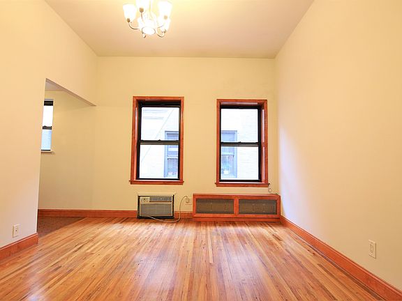 3rd image of 305 W 92nd St APT 5A
