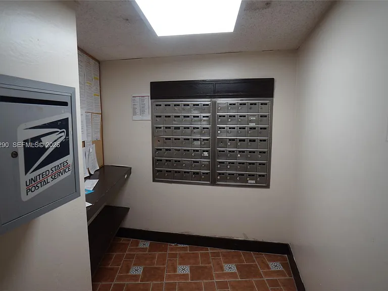 3650 Inverrary Dr #1M — Photo 31