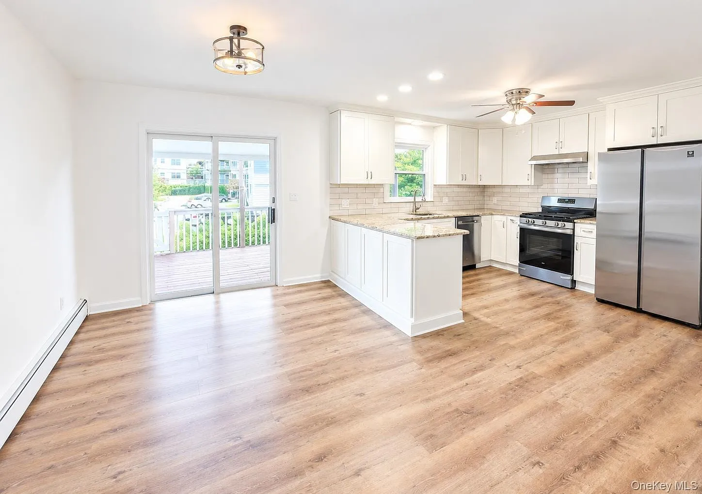 3 bed, 1.0 bath, 1400 sqft, $4,200 — Photo 1