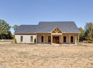 37 Burton Rd, Senatobia, MS 38668