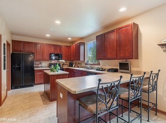 2nd image of 25141 Constitution Ct