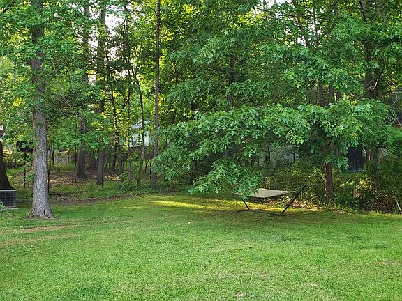 4th image of 102 Oakdale Dr