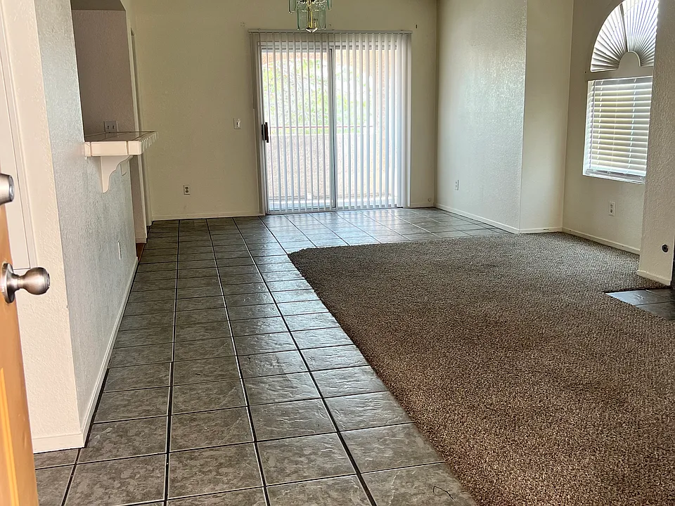 7570 W Flamingo Rd #1