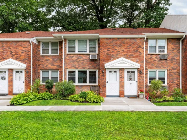 2710 South Road #B5, Poughkeepsie, NY 12601