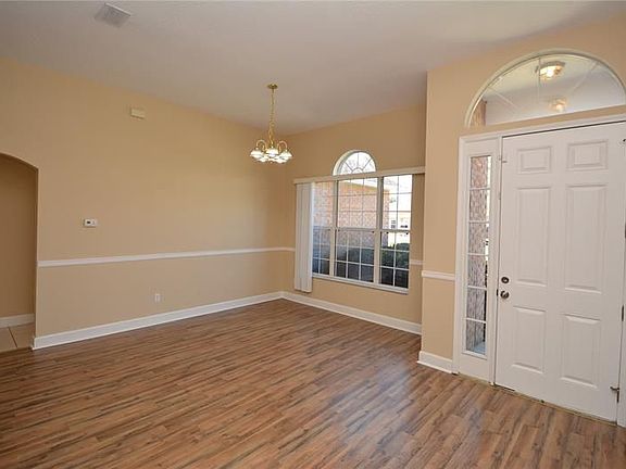 3rd image of 26 Pine Hill Ln