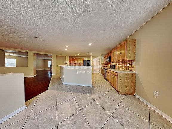 4th image of 11673 Brian Lakes Dr