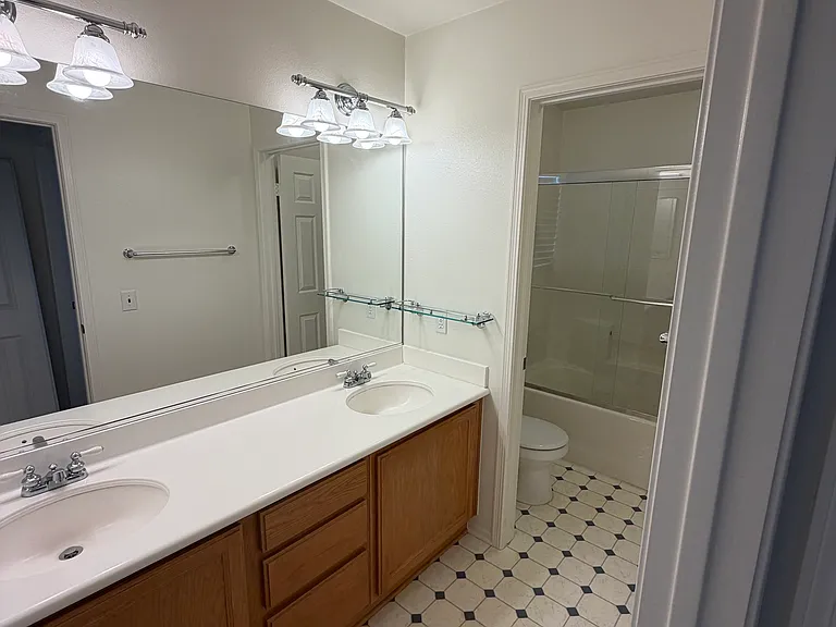 27814 Bloomfield Ct — Photo 13