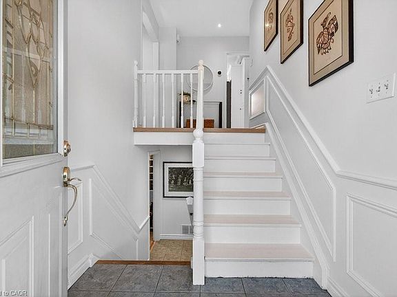 4th image of 578 Holly Hill Cres