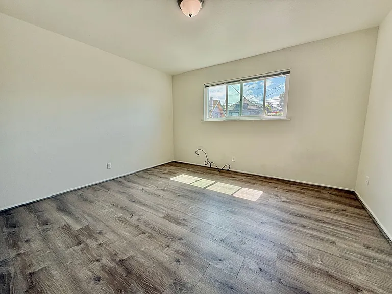 3060 Logan St — Photo 8