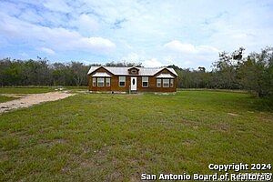 2nd image of 6633 County Road 401