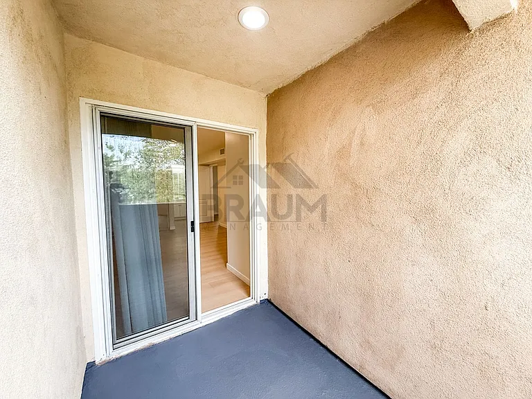 7323 WINNETKA — Photo 22