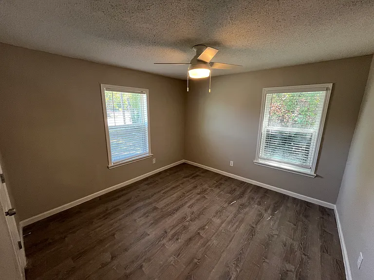 12904 Mitchell Dr — Photo 17