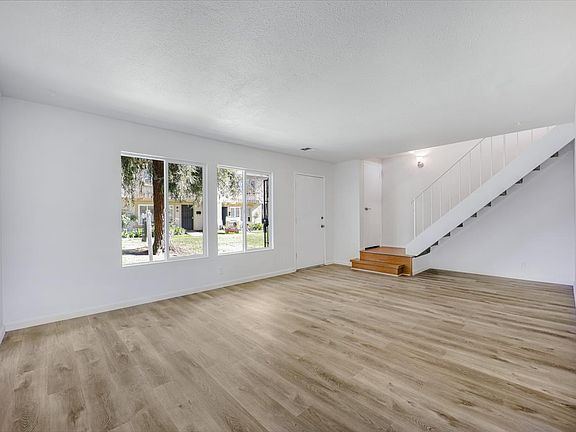 5th image of 244 Palacio Royale Cir