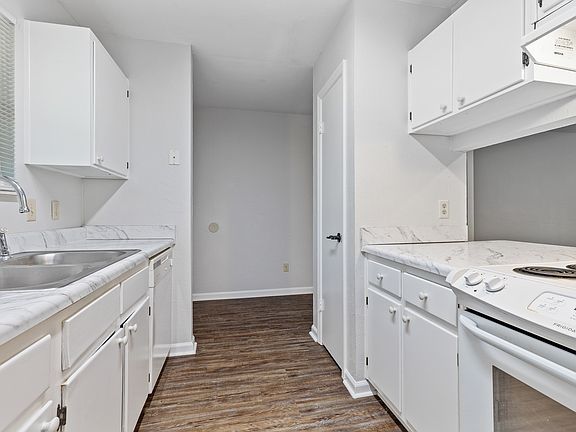 4th image of 427 E 8th Ave #12