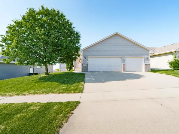 4236 Fieldcrest Dr, Sioux City, IA 51103