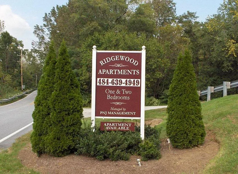 Ridgewood Apartments — Photo 4