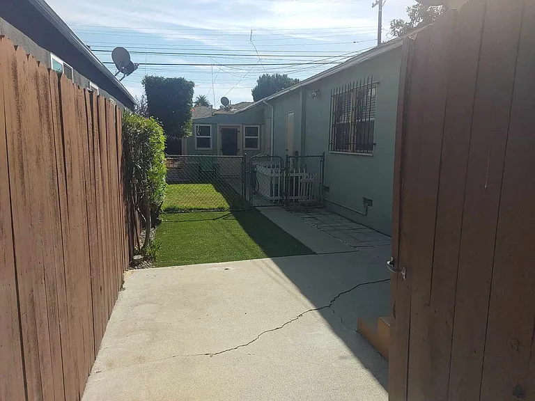 3804 Minerva Ave — Photo 10
