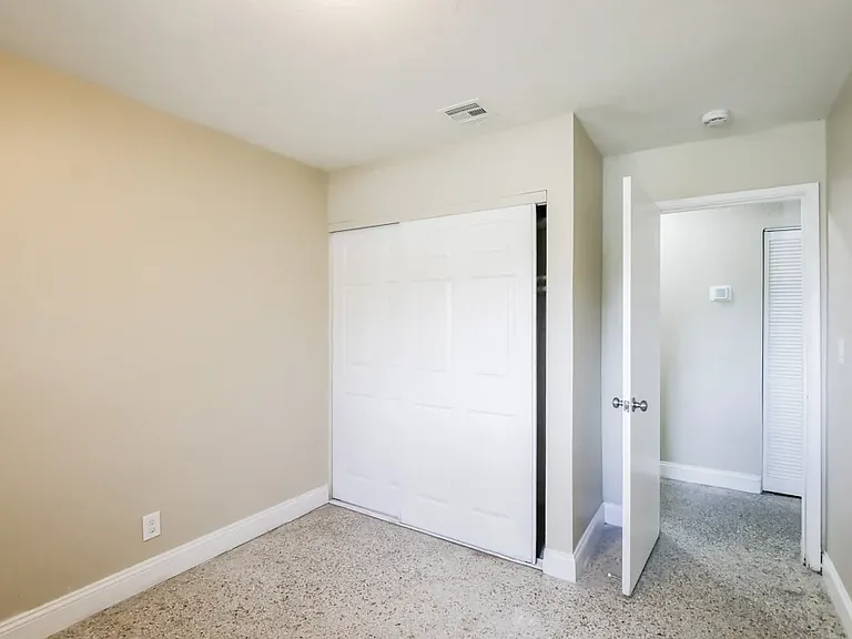 2150 SW 37th Ave — Photo 5
