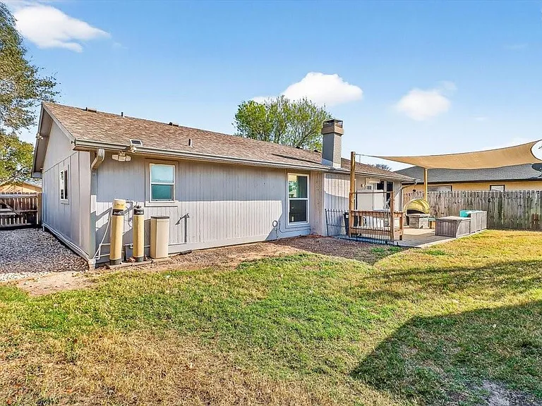 1749 Dawn Breeze Dr — Photo 33