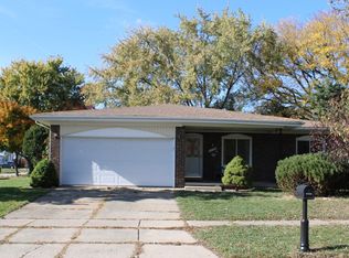 35725 Kincaid Dr, Clinton Township, MI 48035