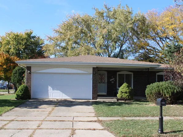 35725 Kincaid Dr, Clinton Township, MI 48035