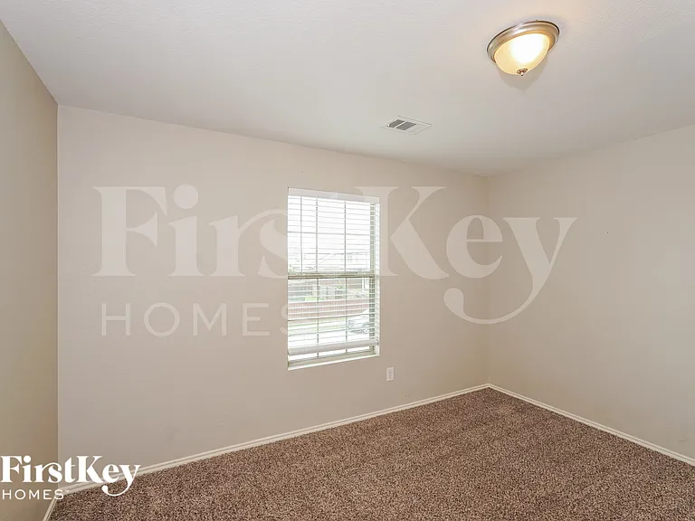 8057 Plateau Dr — Photo 15