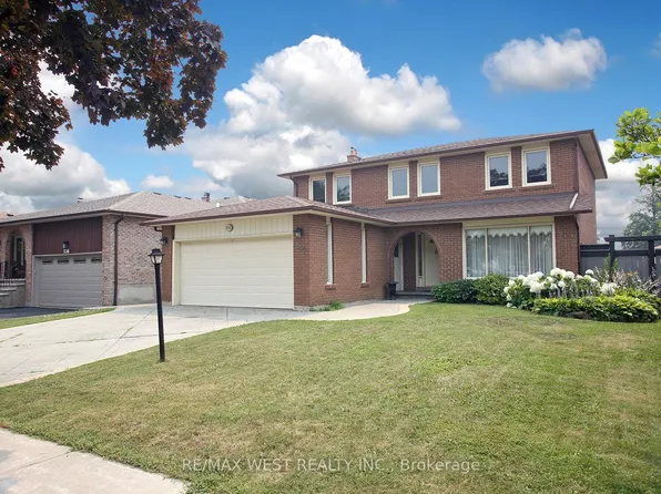 540 Louis Dr, Mississauga, ON L5B 2N2