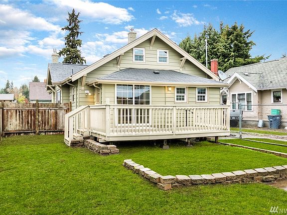 5th image of 604 2nd Ave NE