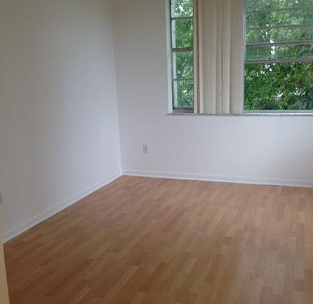 5th image of 496 NW 165th St APT D416