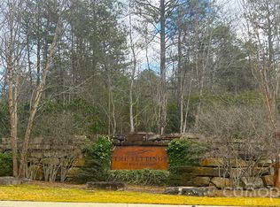 75 Cottage Settings Ln, Black Mountain, NC 28711