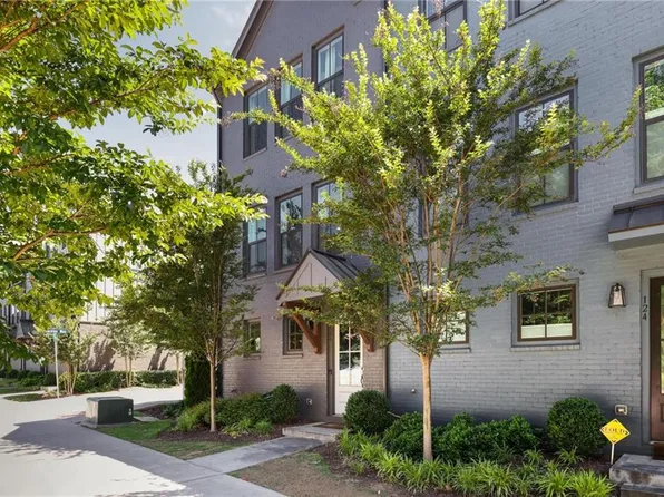 126 Chestnut Cir, Atlanta, GA 30342