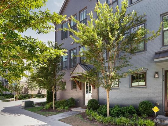 126 Chestnut Cir, Atlanta, GA 30342