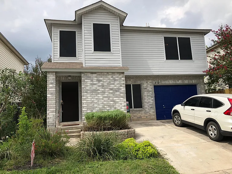 8927 Branding Fld — Photo 1